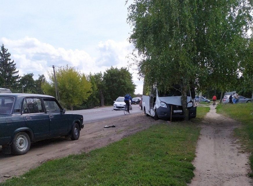 В ДТП с маршруткой в пригороде Орла пострадала женщина