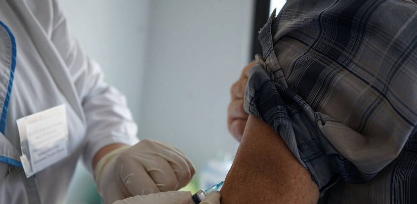 В Орле продолжается вакцинация от COVID-19