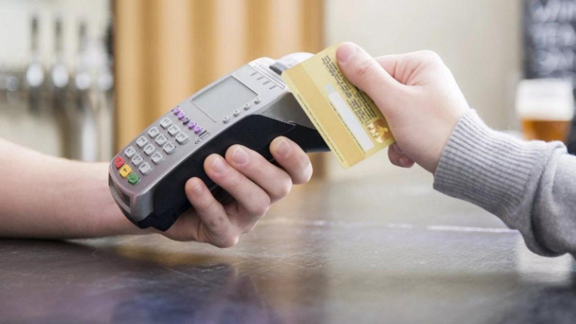 В 2019 году орловчане расплачивались по карте в 11 раз чаще, чем снимали деньги