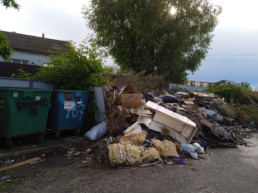Орловчане сообщают о невывезенном мусоре двухмесячной давности