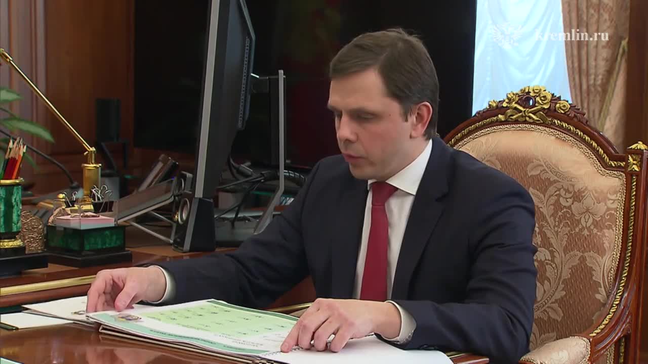 Владимир Путин встретился с губернатором Орловской области Андреем Клычковым