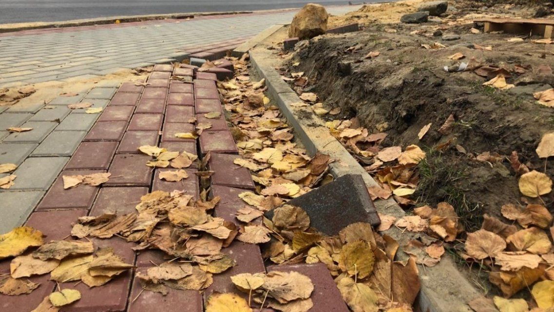 Не в срок и некачественно: сити-менеджер проверил, как в Орле ремонтируют тротуары