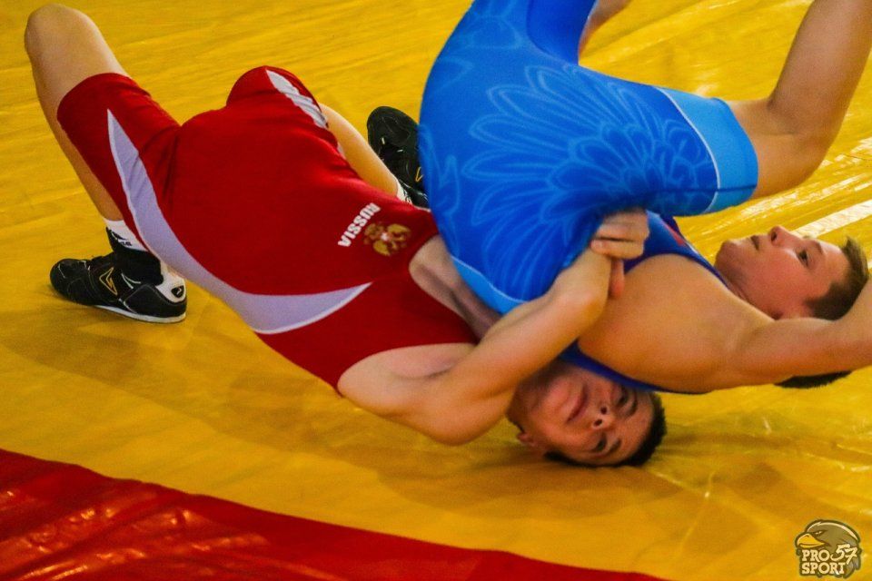 В Орле прошёл турнир по греко-римской борьбе