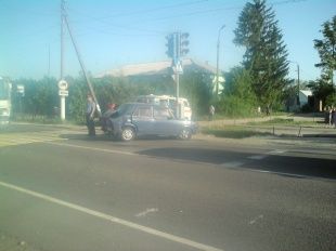 В Орловской области дорогу не поделили "Мерседес" и "семерка". Пострадал ребенок