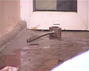 Орловчанку, убившую фармацевта кухонным молотком, признали невменяемой