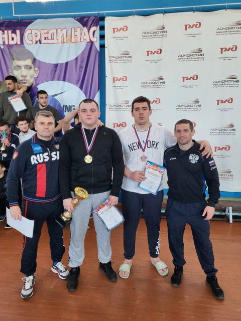 Орловские борцы завоевали три медали на Первенстве ЦФО среди юниоров