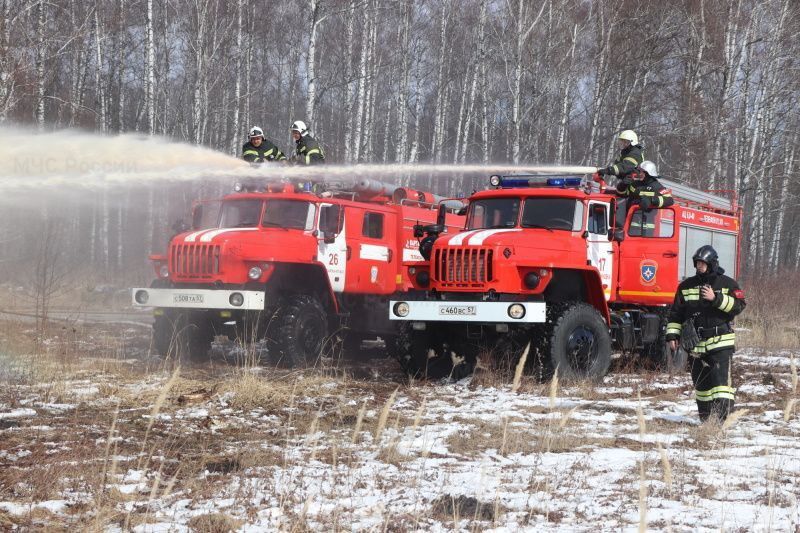 Орловские спасатели отработали действия при угрозе пожара населенному пункту