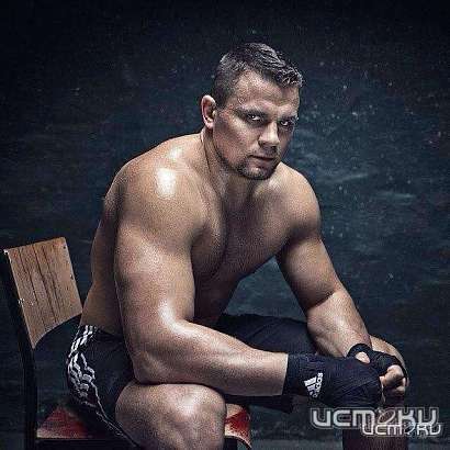 Денису Бойцову провели сложную операцию на черепе