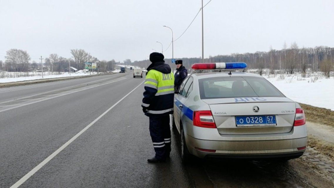 Орловские полицейские помогли инвалиду завести машину