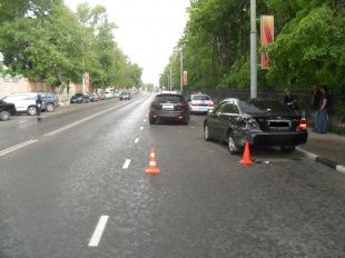 В Орле люксовый внедорожник насмерть сбил пешехода