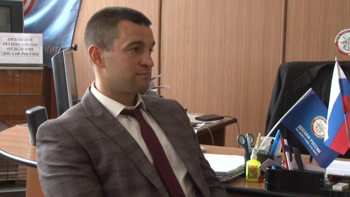 Орловский десантник сделал девушке предложение руки и сердца в воздухе