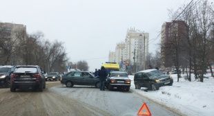 В Орле на ул. Октябрьской произошло ДТП