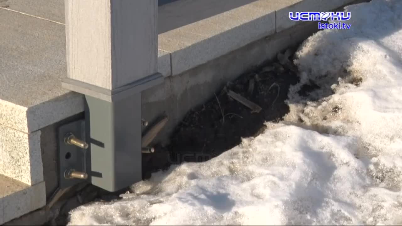 У ротонды на Дворянке отваливается краска