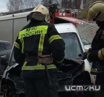 В Орле полыхала «Лада Ларгус» 