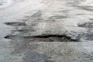 Управление ГИБДД просит орловчан публиковать фото ям на дорогах