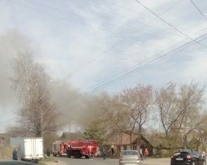 В Орле сегодня горел частный дом на ул. Маяковского. Видео