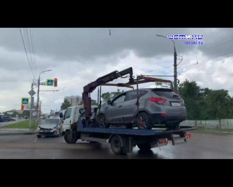 Подозреваемую в убийстве курсанта МВД девушку заключили под стражу, орловские власти попытаются достроить Титаник, на Раздольной начал проваливаться асфальт - об этом и не только в следующей рубрике