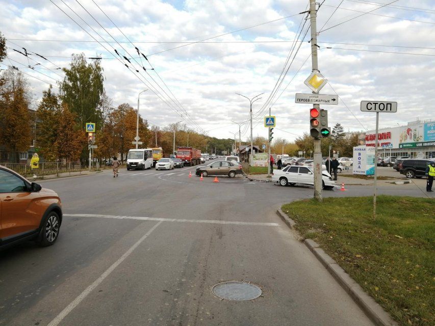 На Наугорке пенсионер на «Ладе» устроил ДТП с пострадавшим