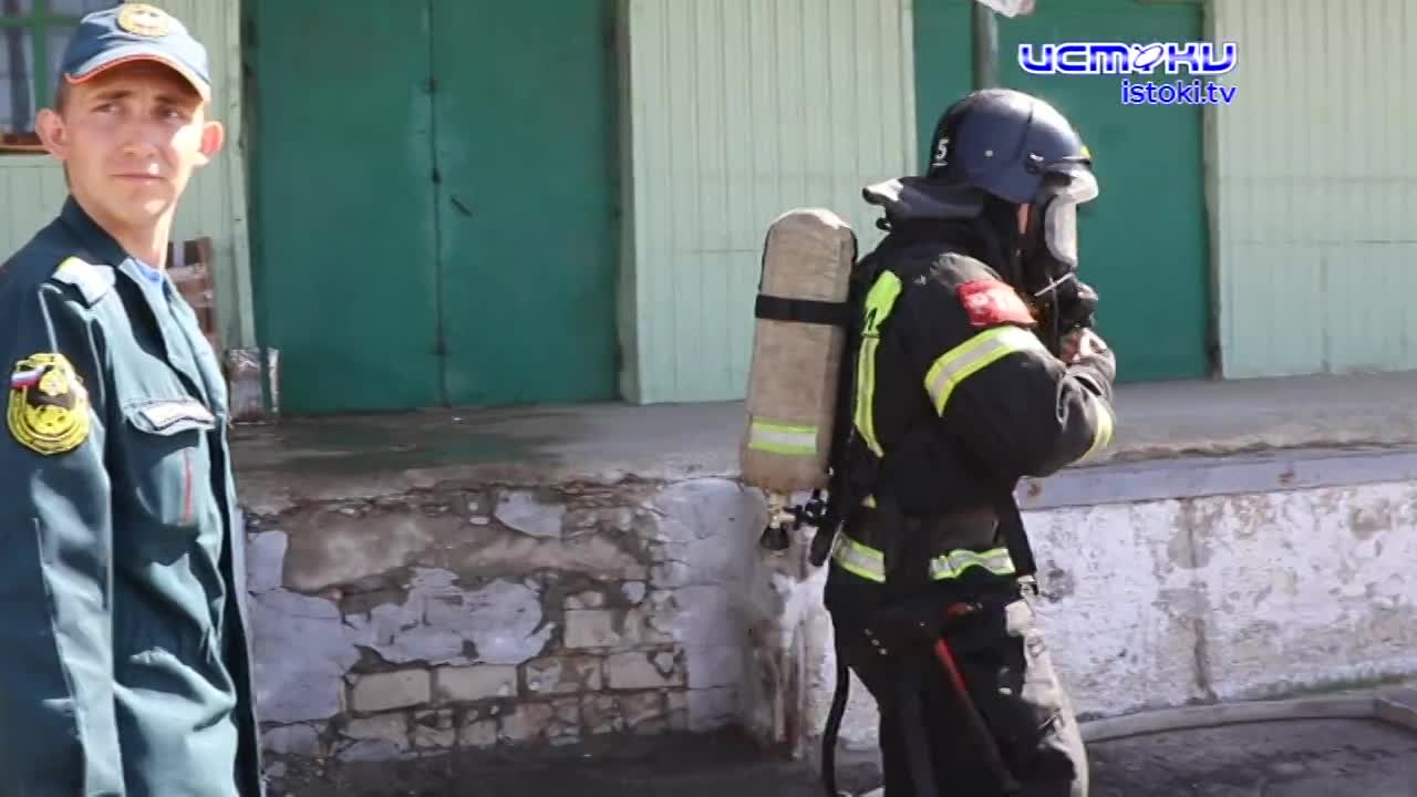 В Орле горел дом по адресу Кромской проезд, 4