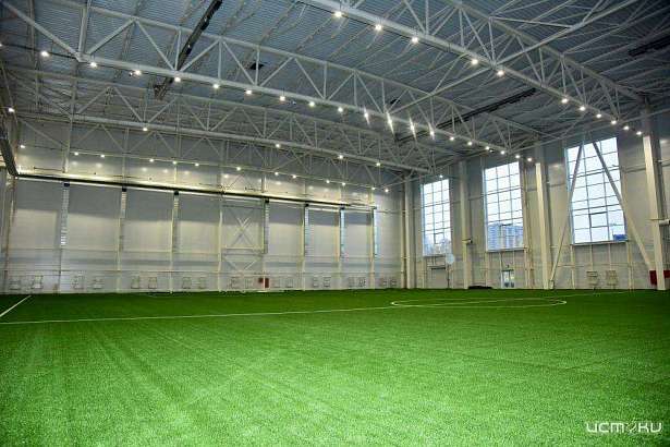 Новый футбольный манеж на центральном орловском стадионе приняли