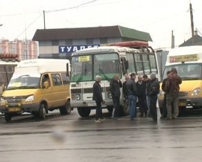 Перевозчикам и ГИБДД не удалось договориться. Водители автобусов снова отказались выезжать в рейсы с автовокзала 