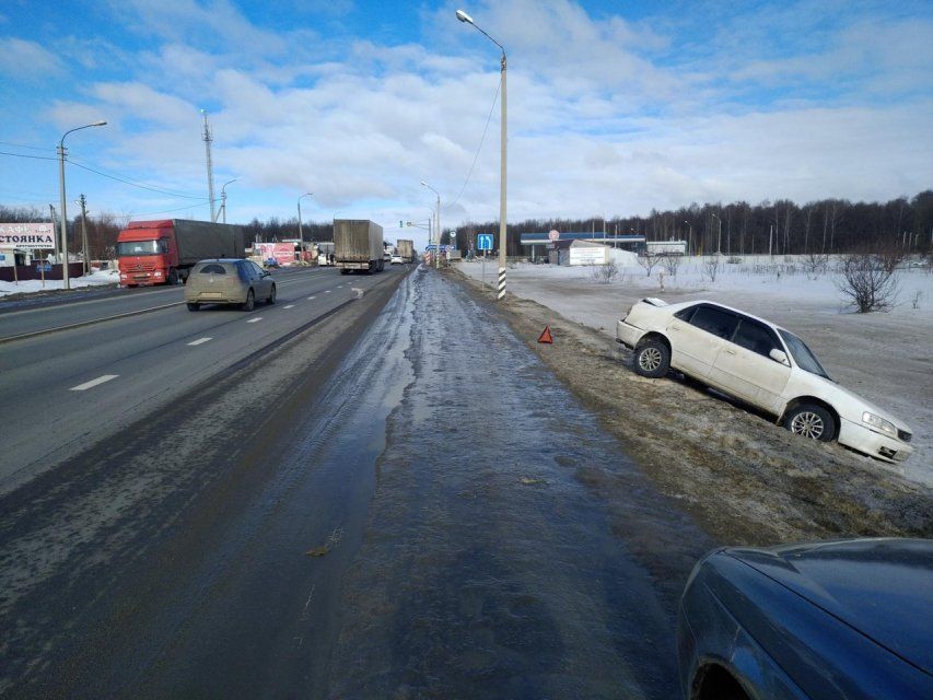 Водитель «Тойоты» попал в больницу после ДТП с автобусом и МАЗом под Орлом