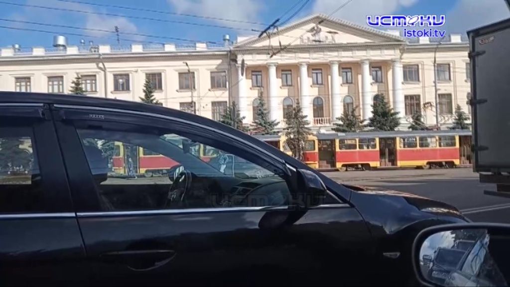 Видео: в Орле вновь встали трамваи