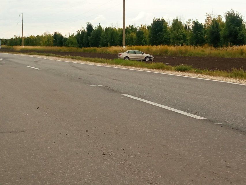 На орловской трассе «Мерседес» улетел в кювет