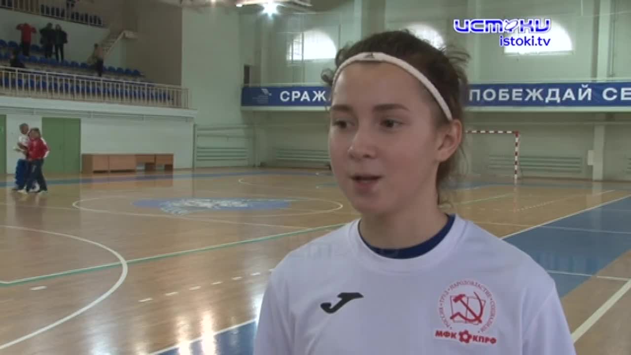 Профессиональный футболист и любимый тренер - Игорь Химушкин. В честь него назван уже традиционный турнир по ми-футболу среди женских команд.