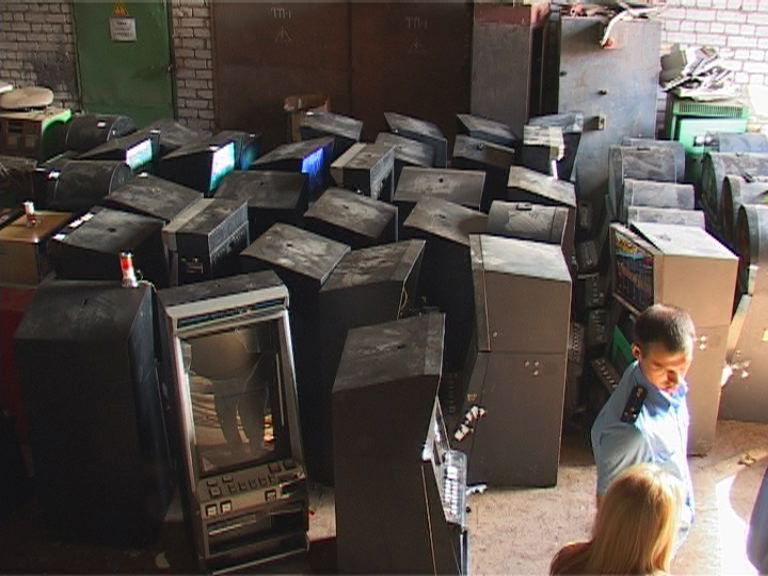 500 игровых автоматов были отправлены под пресс