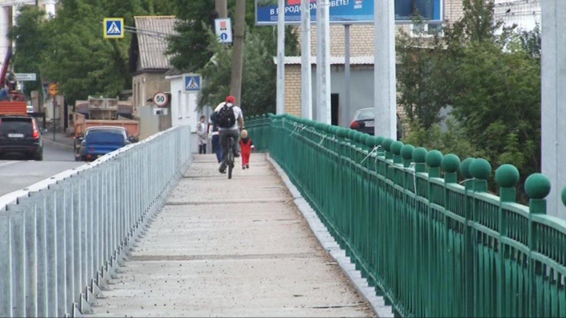 Лежнев пообещал раздать картошку добрым людям, а на мосту Дружбы появятся камеры