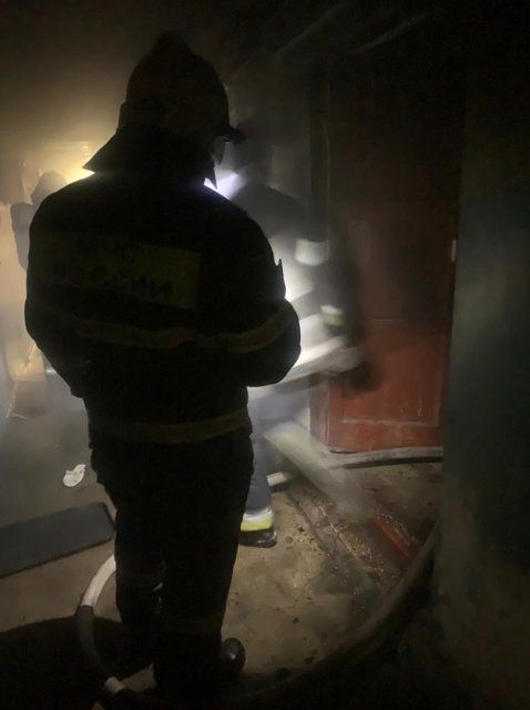 Из многоэтажки в Орле спасли три человека