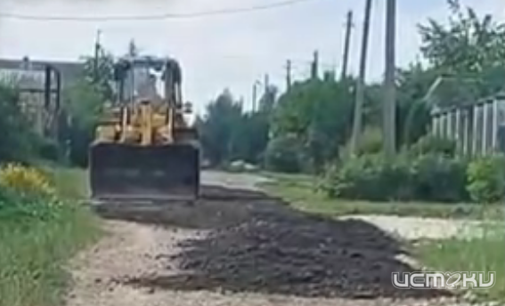 Чиновников вынудили начать ремонт разбитой дороги в п. Куликовский Орловского МО