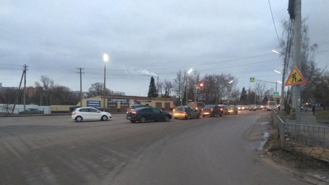На въезде в Болховский микрорайон девочка-подросток попала под машину