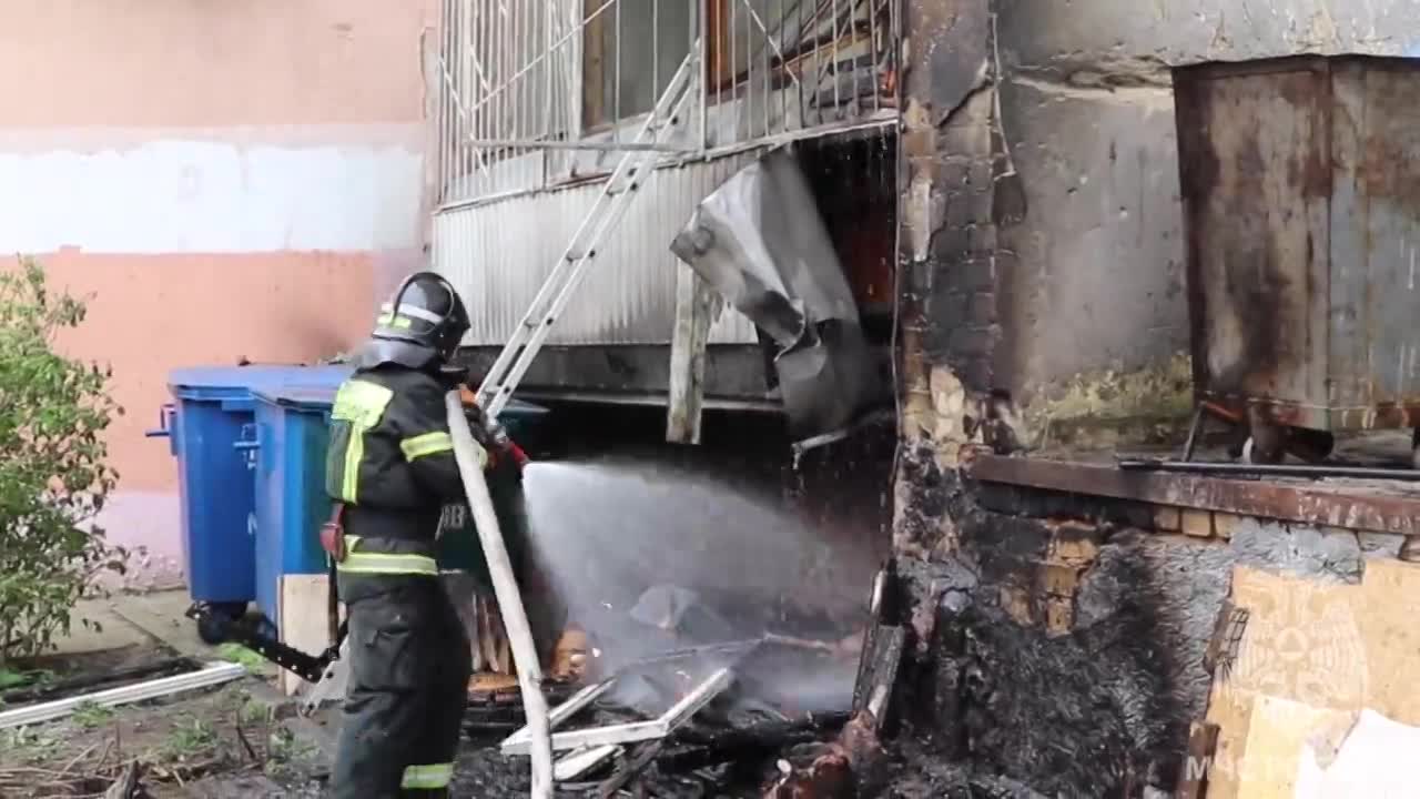 Из-за мусора едва не сгорела многоэтажка в Орле