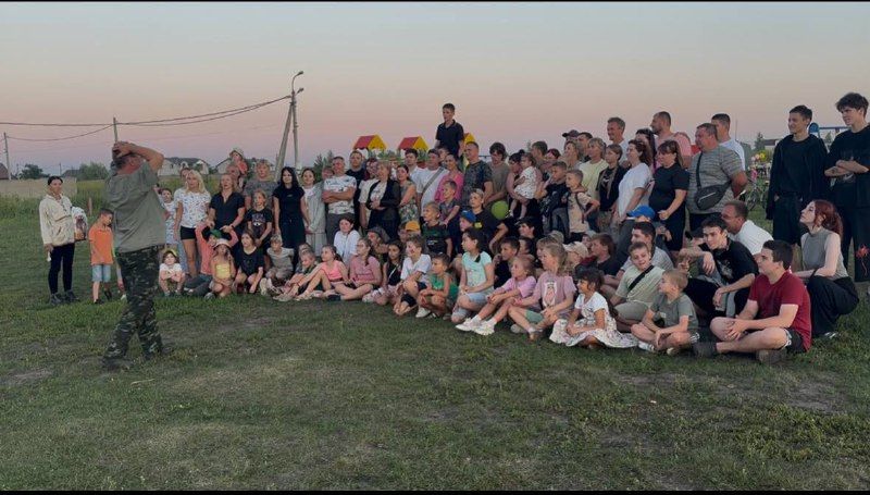 По-соседски. В поселке Новообразцово Орловского МО жители организовали себе праздник