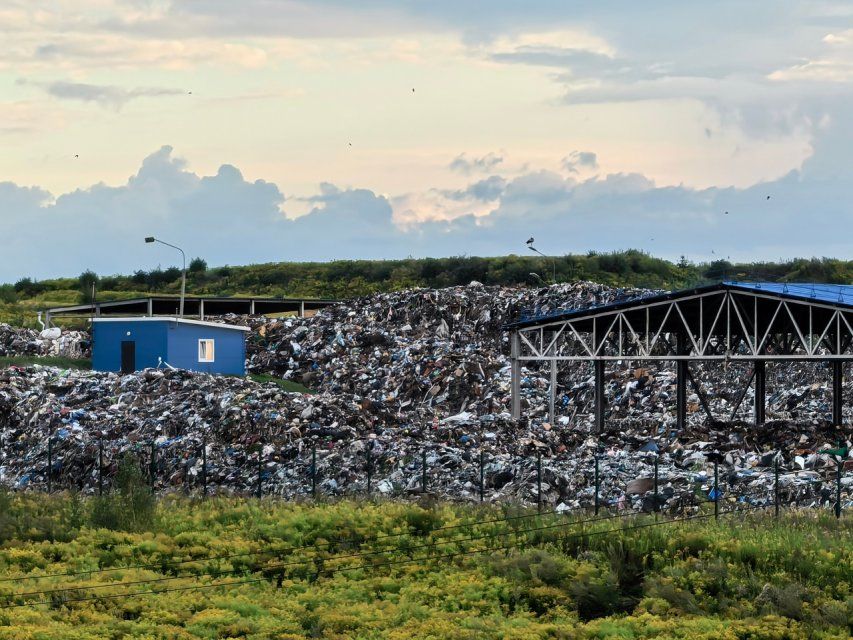 Мусорные горы под открытым небом 