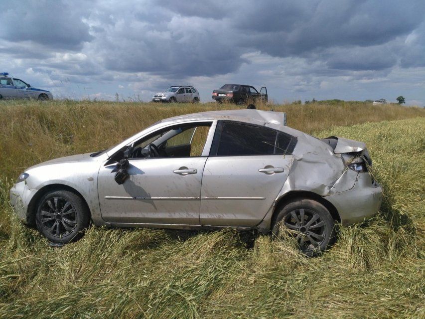 На Орловщине пострадал пожилой водитель «Мазды», слетев в кювет