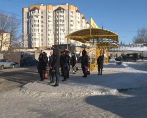 На комитете горсовета разгорелся спор об отмене безлимитных проездных. Что хотят власти и чем грозят частные перевозчики?