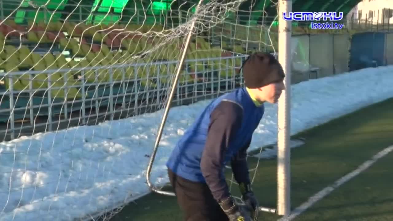 До старта чуть больше двух месяцев. Орловские футболисты начали готовиться к Первенству среди лучших футбольных школ ЦФО. Тренируются ребята 6 дней в ...