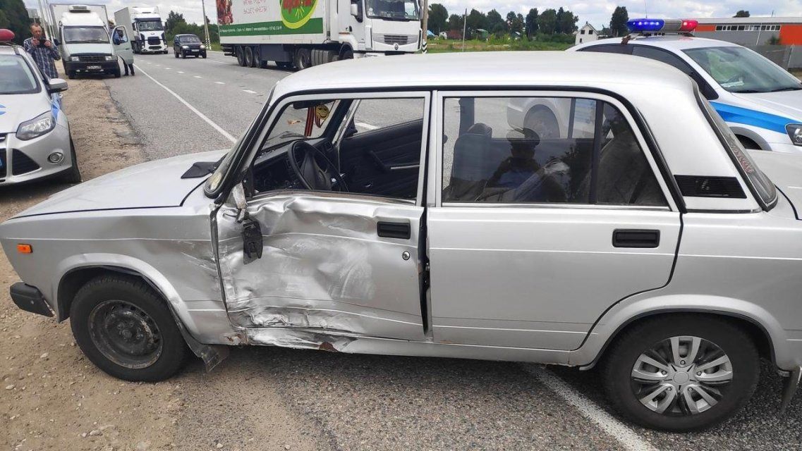 Внедорожник и «семерка» не поделили орловскую трассу