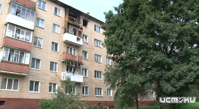 Ночью в Орле хулиганы громили пострадавшую от взрывов пятиэтажку