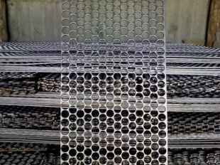 С дачного участка жительницы Ливен украли...забор