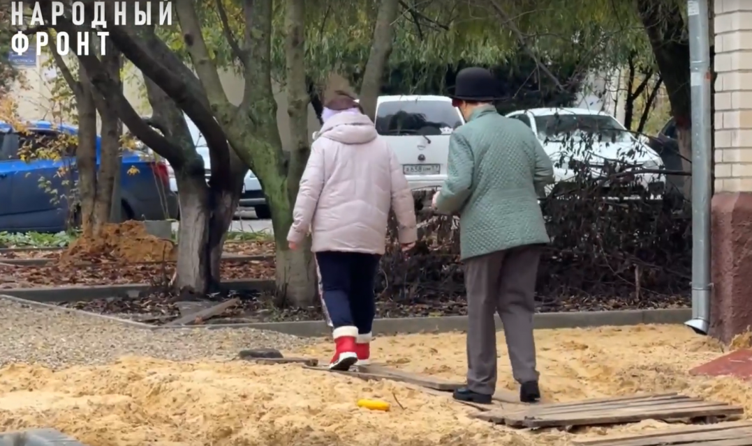 Ремонт орловского двора затянулся на несколько месяцев