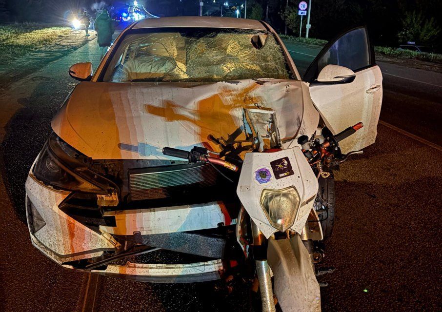 Ночью под Орлом в столкновении с иномаркой погиб мотоциклист