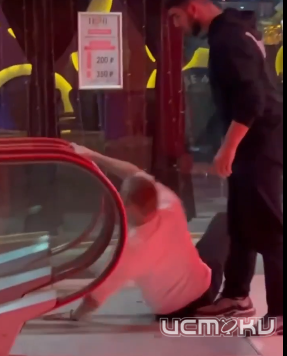 Парень спутал "ГРИНН" с туалетом 