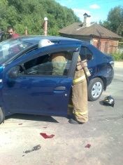 В Болхове столкнулись две иномарки. Есть пострадавший