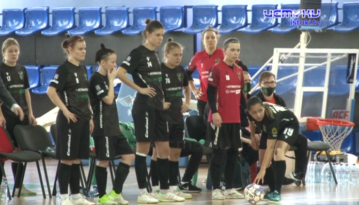 Женская мини-футбольная команда "ОрелГУ-КПРФ" в рамках Чемпионата России в родных стенах дала бой действующему чемпиону страны