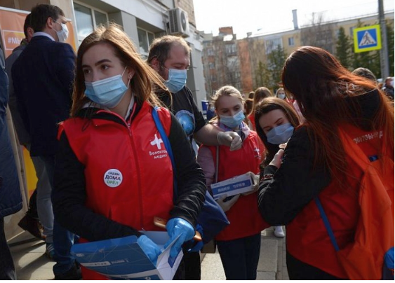 Орловские волонтеры выполнили более 11 тыс. заявок на доставку лекарств жителям Орловщины