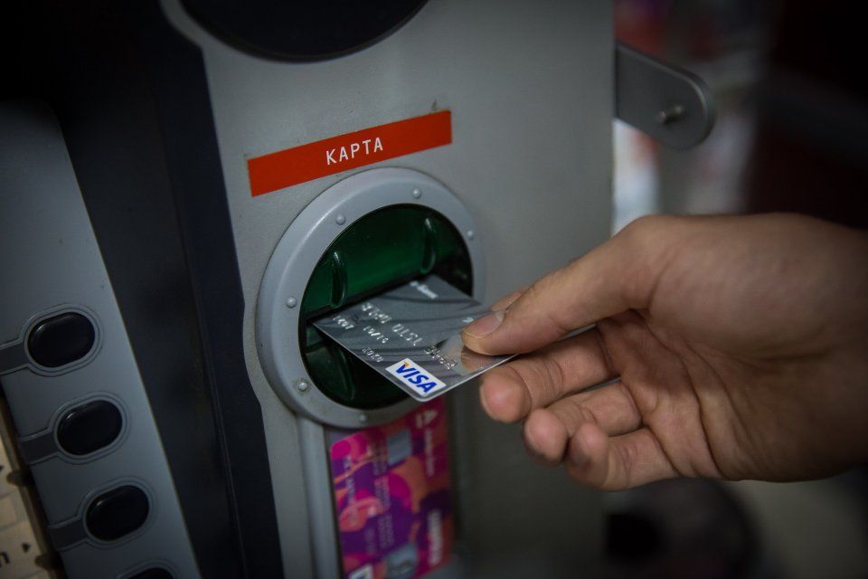 Сдававшая квартиру 33-летняя амчанка перевела псевдоарендатору 45 тысяч рублей